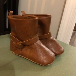 Baby girl boots WORN ONCE. Size 12-18M